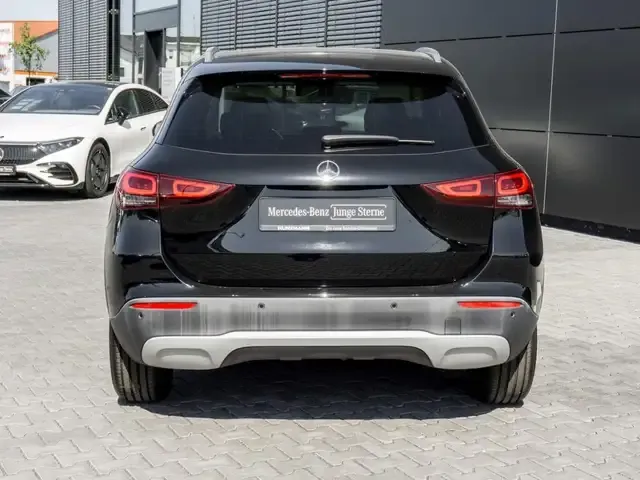 Mercedes-Benz GLA 180