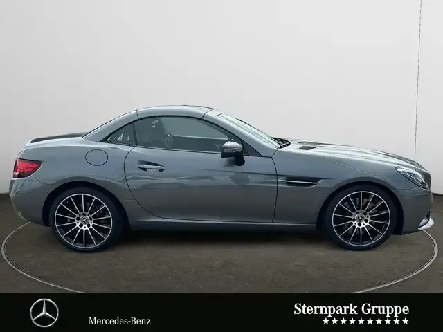 Mercedes-Benz SLC 300