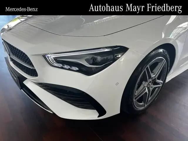 Mercedes-Benz CLA 200