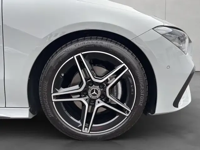 Mercedes-Benz CLA 180