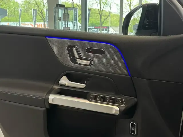 Mercedes-Benz EQB 300