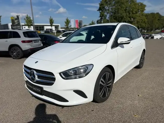 Mercedes-Benz B 180