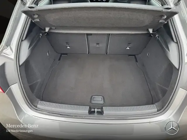 Mercedes-Benz A 220
