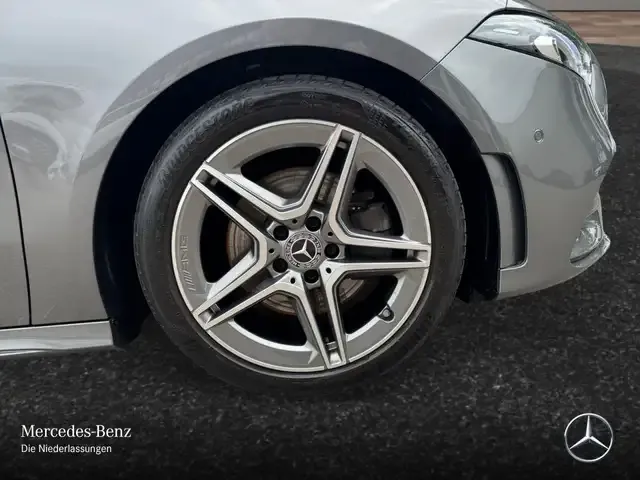 Mercedes-Benz A 220