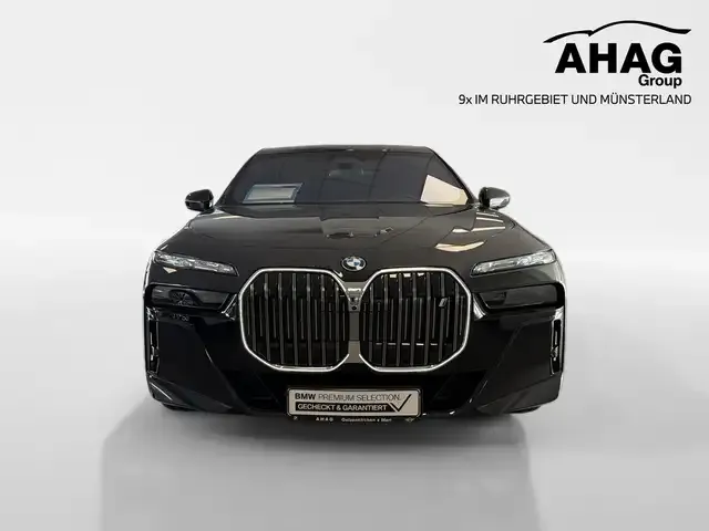 BMW i7