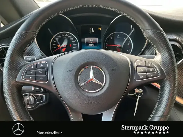 Mercedes-Benz V 250