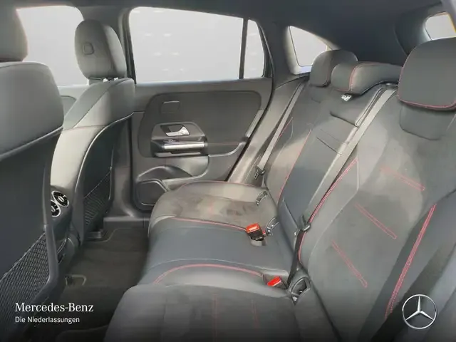 Mercedes-Benz EQA 300