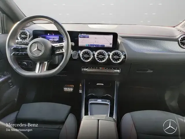 Mercedes-Benz EQA 300