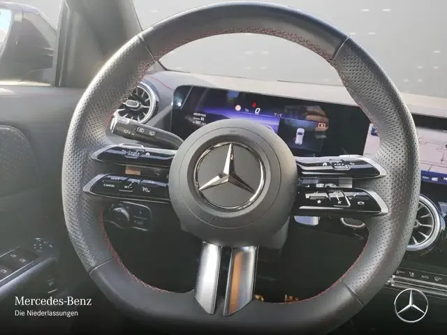 Mercedes-Benz EQA 300