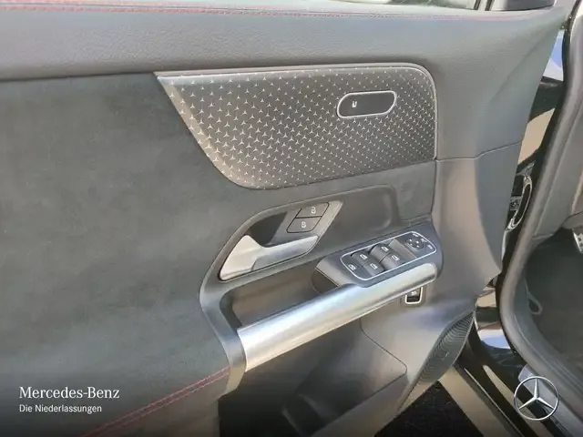Mercedes-Benz EQA 300