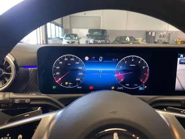 Mercedes-Benz CLA 180