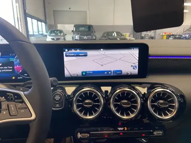 Mercedes-Benz CLA 180