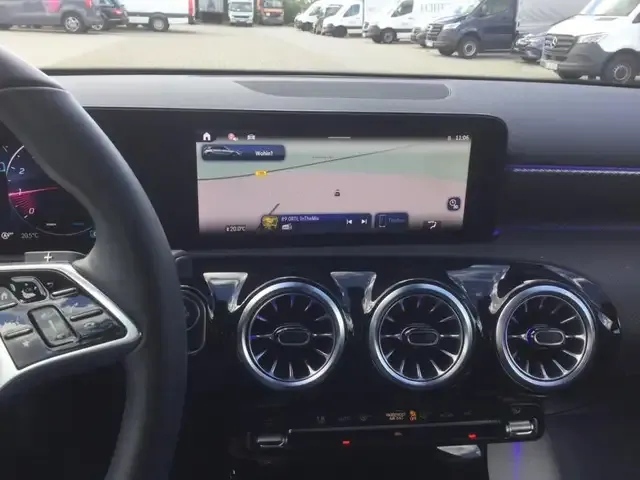 Mercedes-Benz A 220