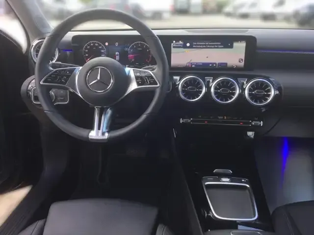 Mercedes-Benz A 220