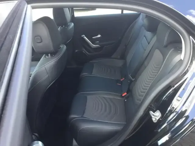 Mercedes-Benz A 220