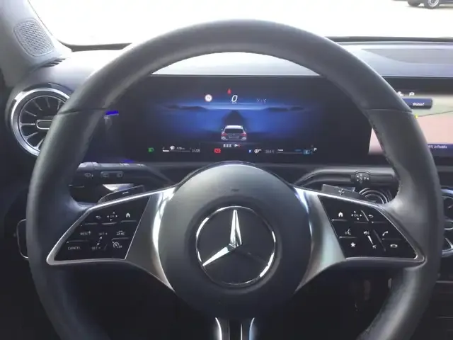 Mercedes-Benz A 220