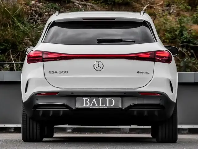 Mercedes-Benz EQA 300