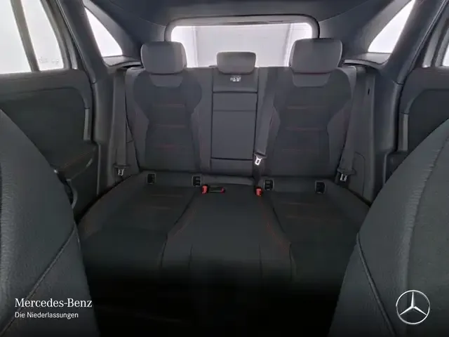 Mercedes-Benz EQA 300
