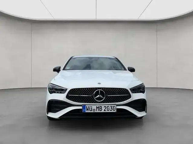 Mercedes-Benz CLA 200