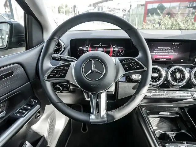 Mercedes-Benz B 180