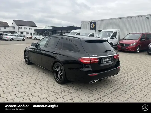 Mercedes-Benz E 300
