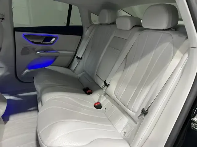 Mercedes-Benz EQE 300