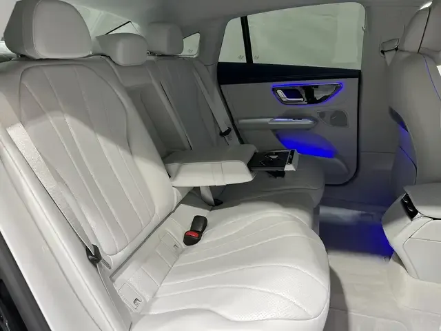 Mercedes-Benz EQE 300
