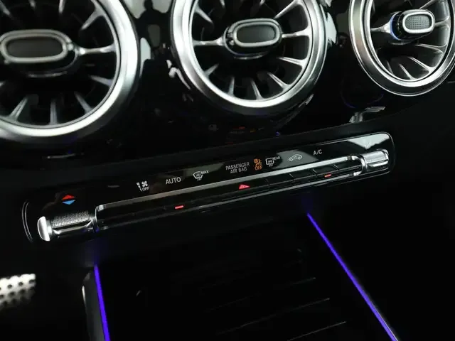 Mercedes-Benz GLA 220