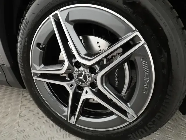 Mercedes-Benz GLA 220