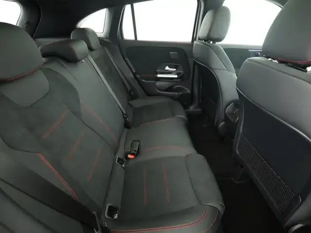 Mercedes-Benz GLA 220