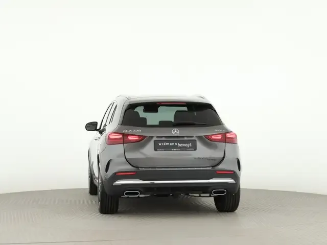 Mercedes-Benz GLA 220