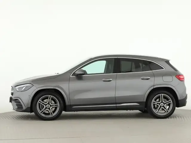 Mercedes-Benz GLA 220