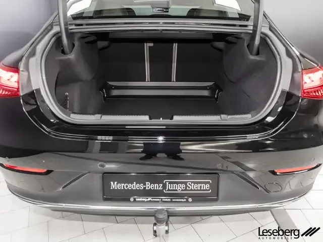 Mercedes-Benz EQE 300