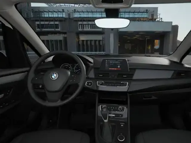 BMW 218