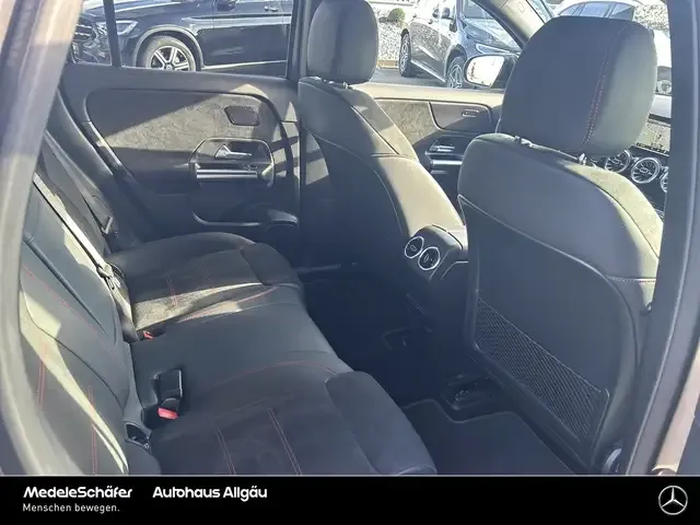 Mercedes-Benz EQA 300