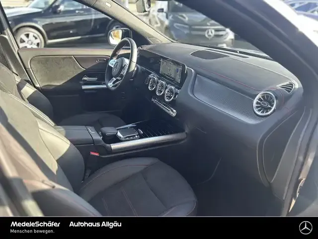 Mercedes-Benz EQA 300