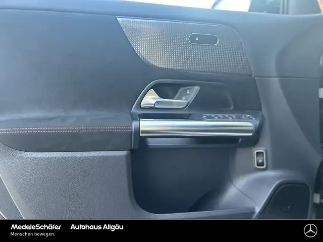 Mercedes-Benz EQA 300