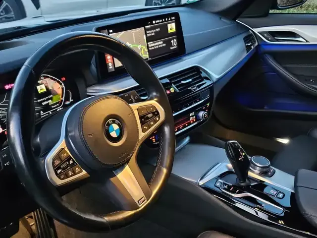 BMW 530
