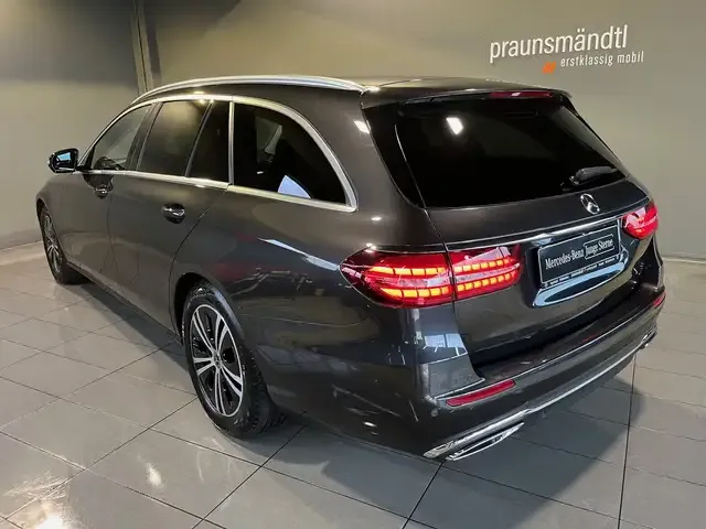 Mercedes-Benz E 220