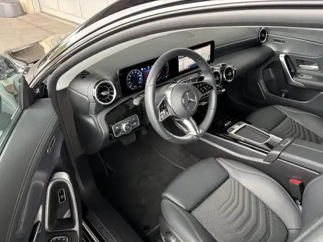 Mercedes-Benz CLA 180