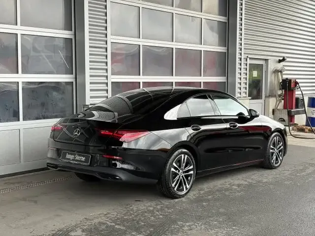 Mercedes-Benz CLA 180