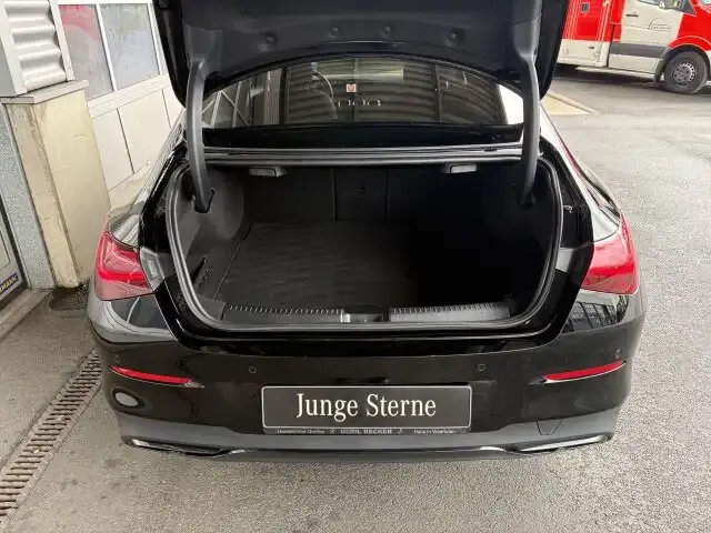 Mercedes-Benz CLA 180