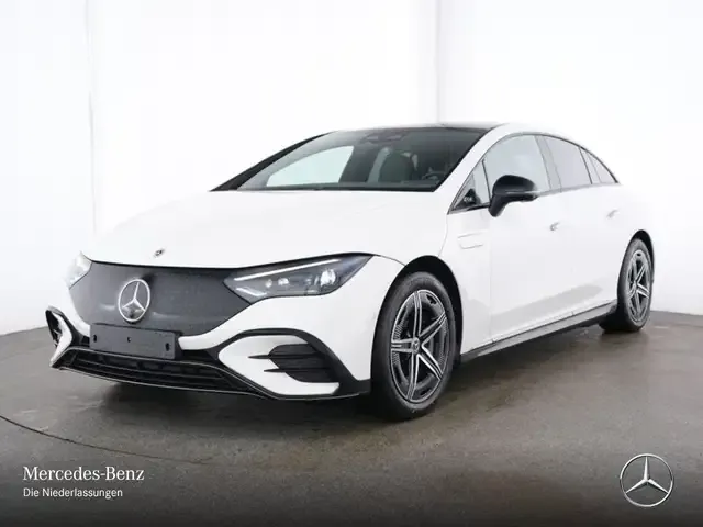 Mercedes-Benz EQE 300