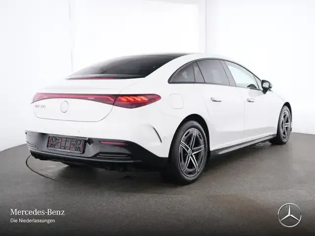 Mercedes-Benz EQE 300