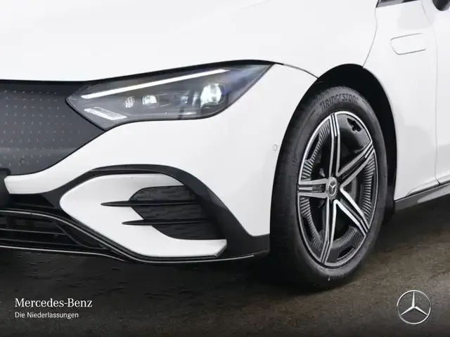 Mercedes-Benz EQE 300
