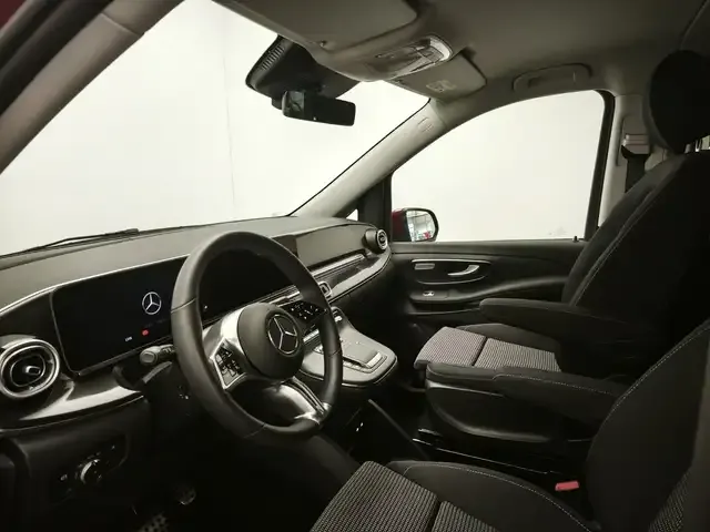 Mercedes-Benz V 220