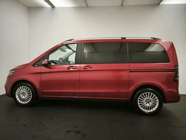 Mercedes-Benz V 220