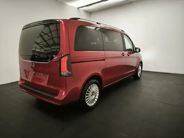Mercedes-Benz V 220