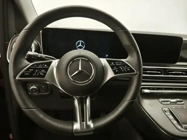 Mercedes-Benz V 220