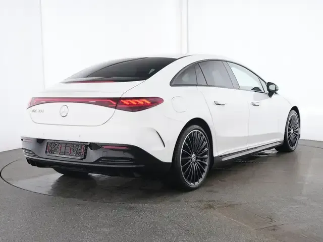 Mercedes-Benz EQE 300